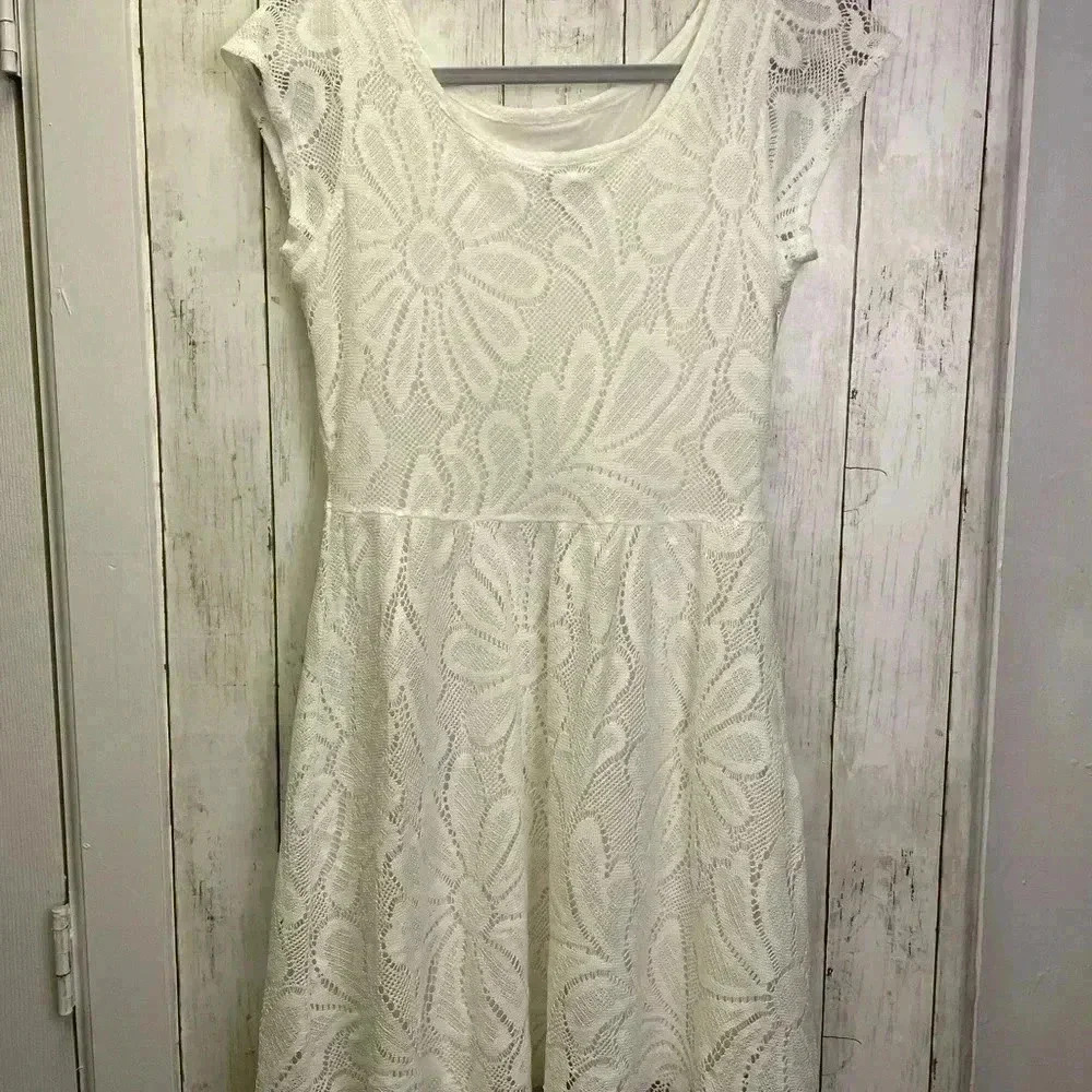 Deletta White Summer Dress Size M Lightweight/Special occasion - Picture 2 of 10